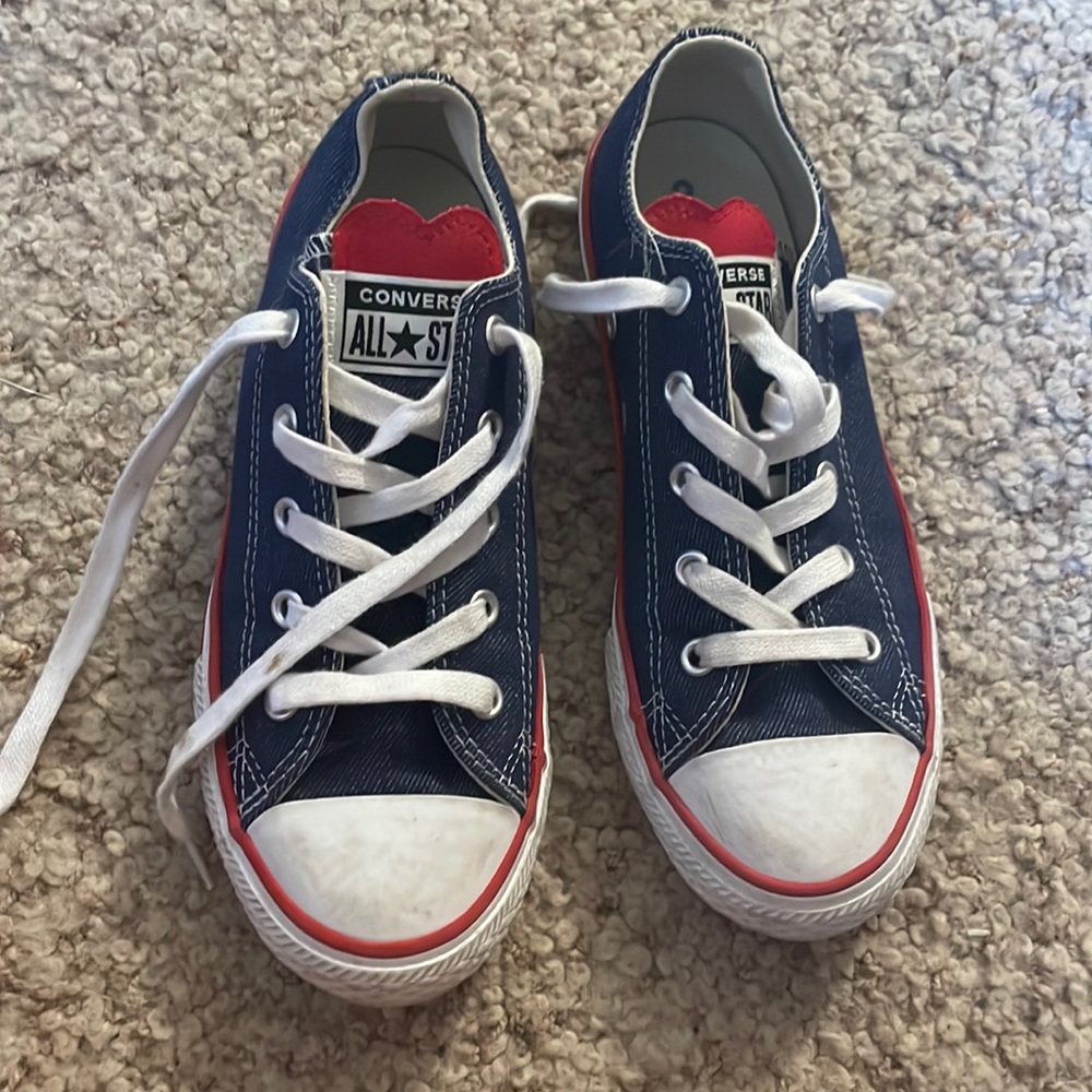 Navy Heart converse like new